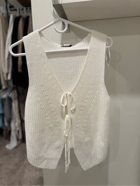 Cream Knit V-Neck Tie-Front Vest